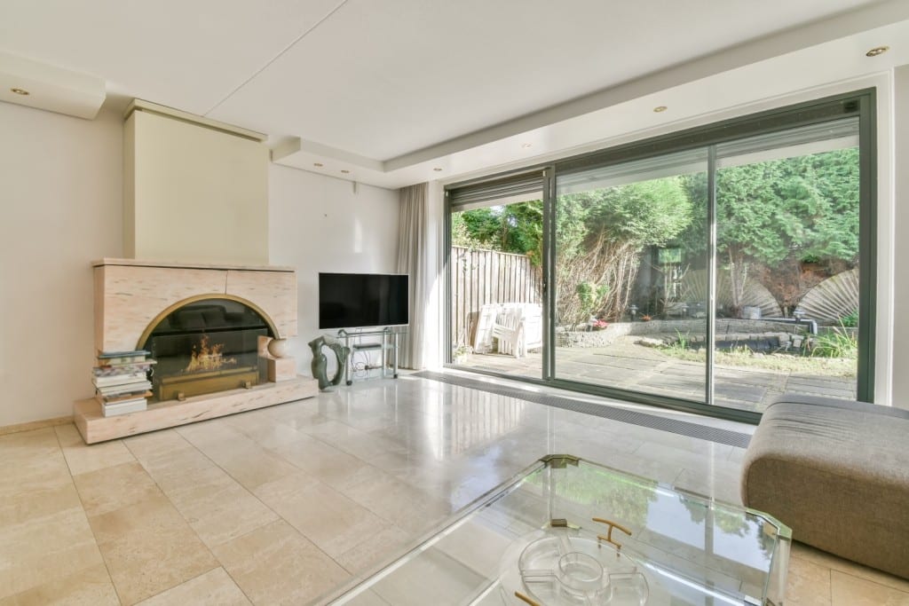 room with big sliding doors 2021 12 09 02 37 30 utc